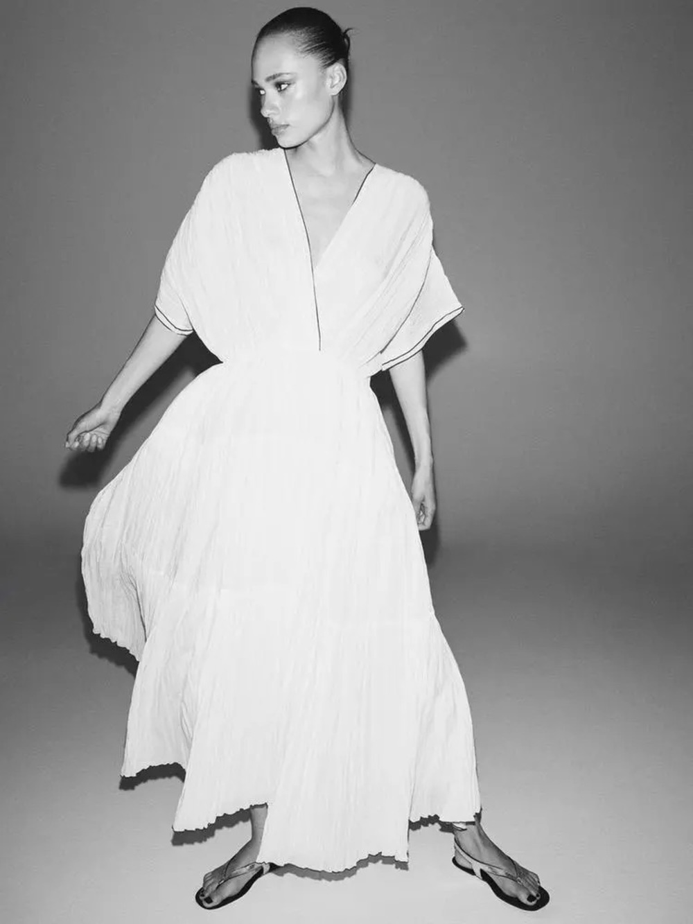 Massimo Dutti White V-Neck Maxi Dress with Flowing Skirt
